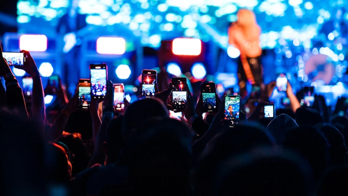 How Much Radiation is Emitted by Popular Smartphones