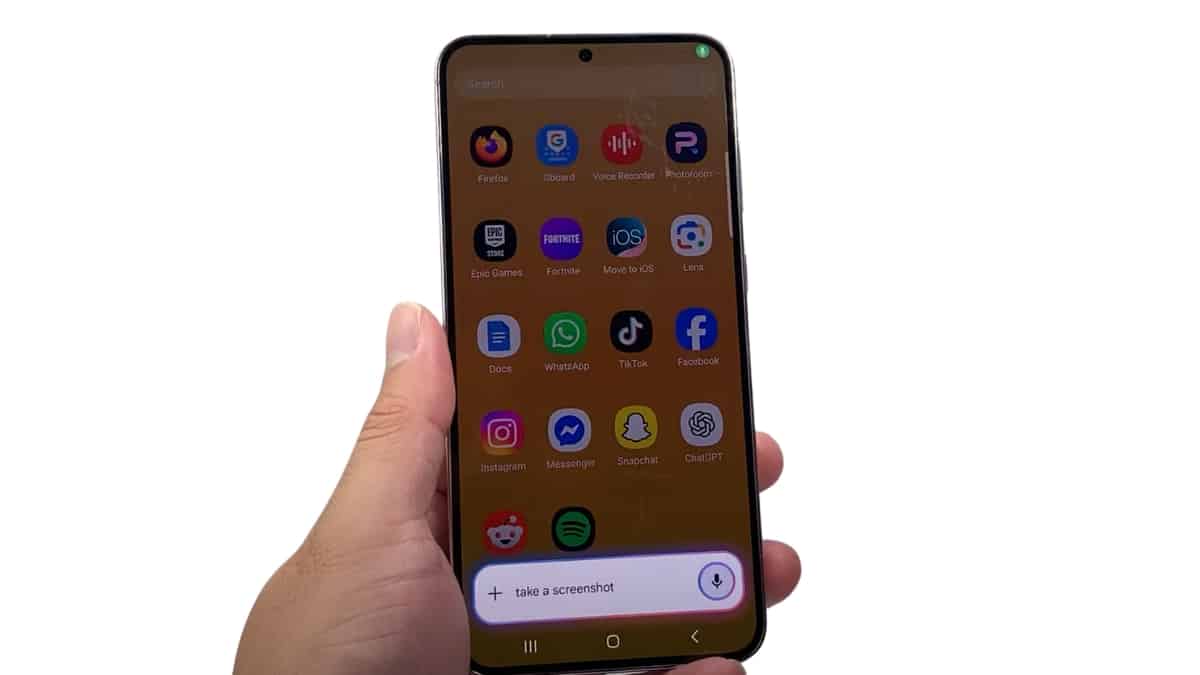 How to Take Screenshots Using Voice Commands on Samsung Devices