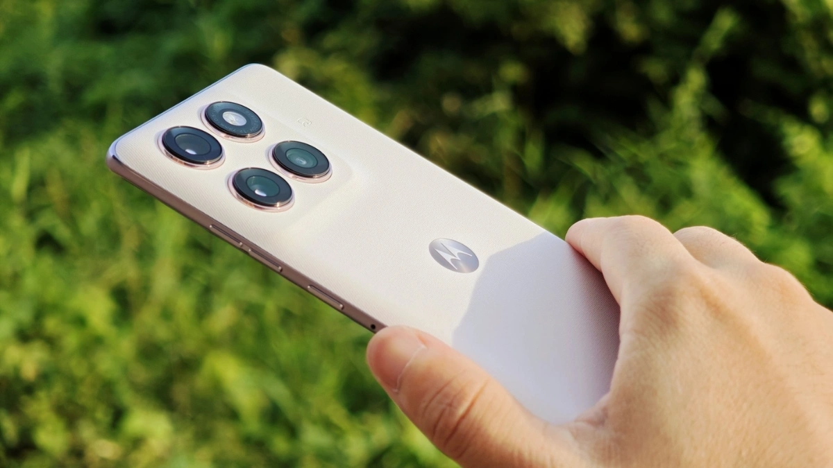 Motorola Edge 60 Review: A Flagship Killer