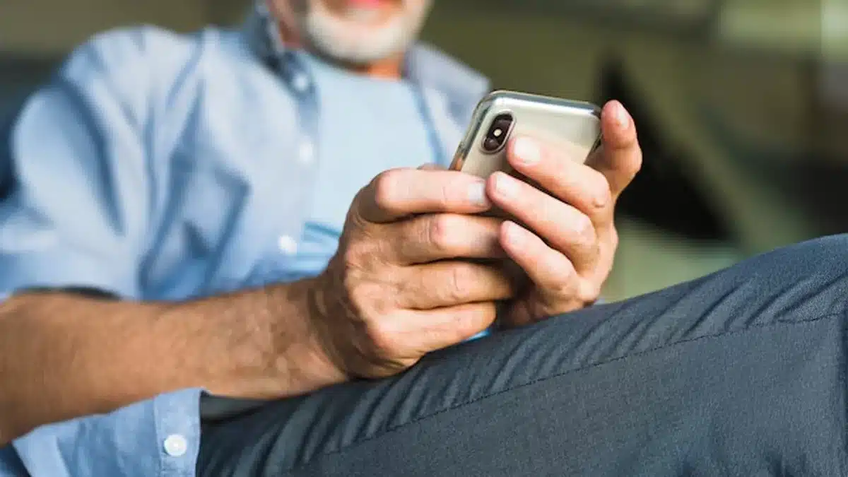 How Phones Predict Your Age And Habits Silently