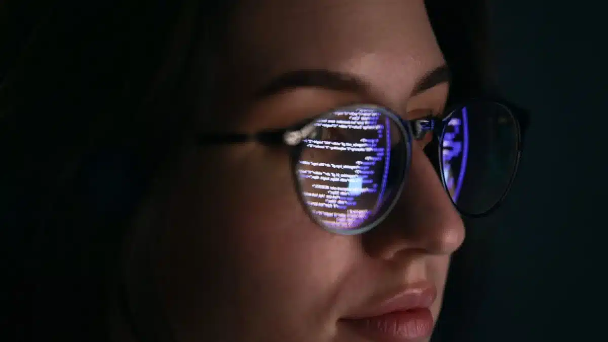 How To Control And Navigate Android XR Glasses Effortlessly? - Devicology
