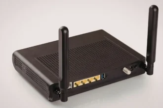 Should I Keep My Router Plugged In All Day