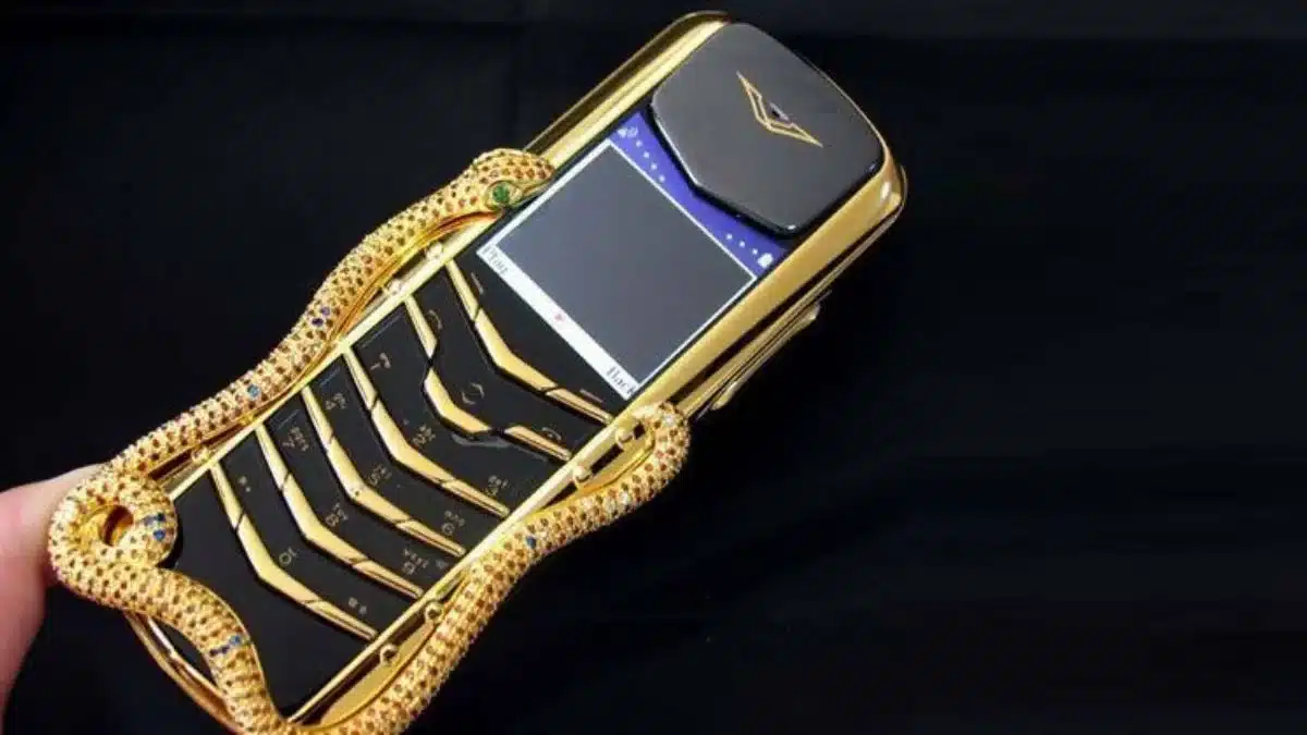 Vertu Signature Cobra