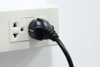 Should You Really Charge Your Phone Through a USB Wall Socket?