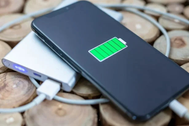 What Really Happens When You Charge Your Phone to 100% Every Day
