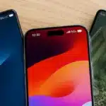 Smartphones showing 5G UC, 5G+ and 5G UW network icons