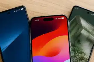Smartphones showing 5G UC, 5G+ and 5G UW network icons